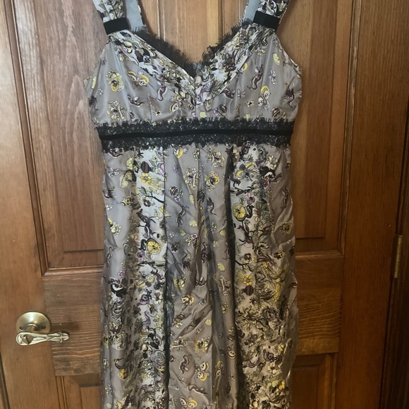 Beautiful silk dress size 4 Nanette Leopre - Picture 6 of 6